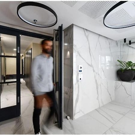 Studio Neuf Paris La Defense Metro 15 Rueil - Suresnes - Mont Valerien Exterior foto